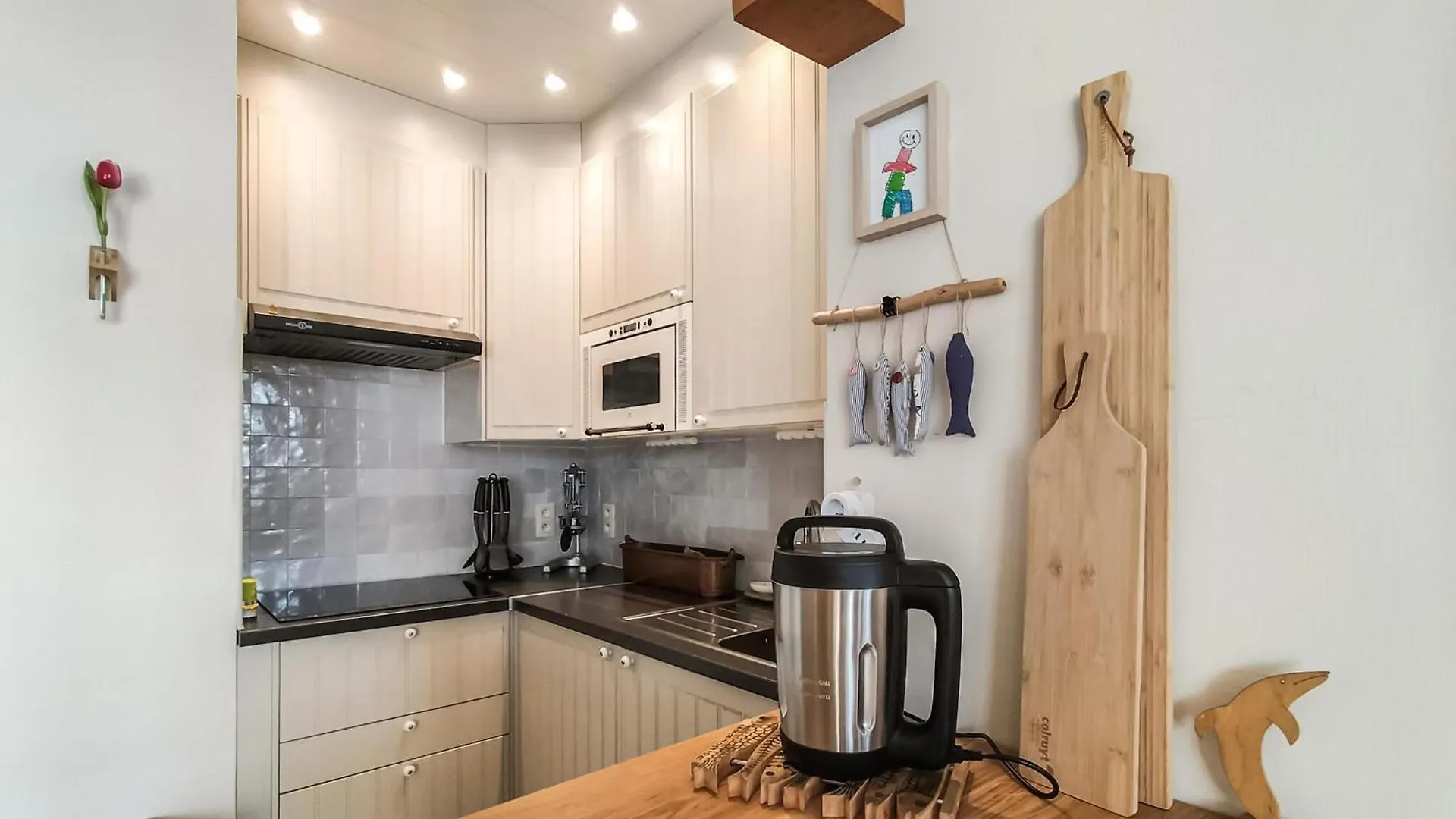1 Bedroom Beach Front Apartment In Oostende