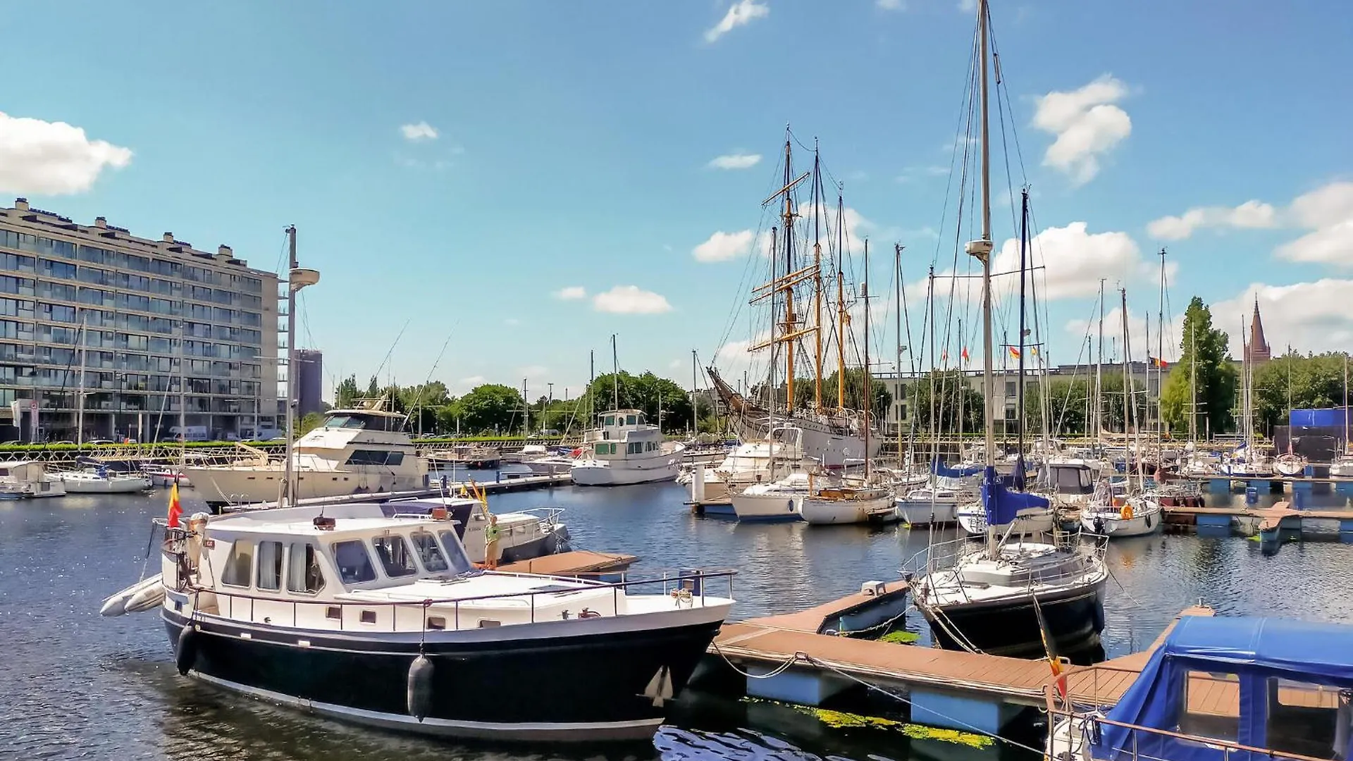 1 Bedroom Beach Front Apartment In Oostende Ostend