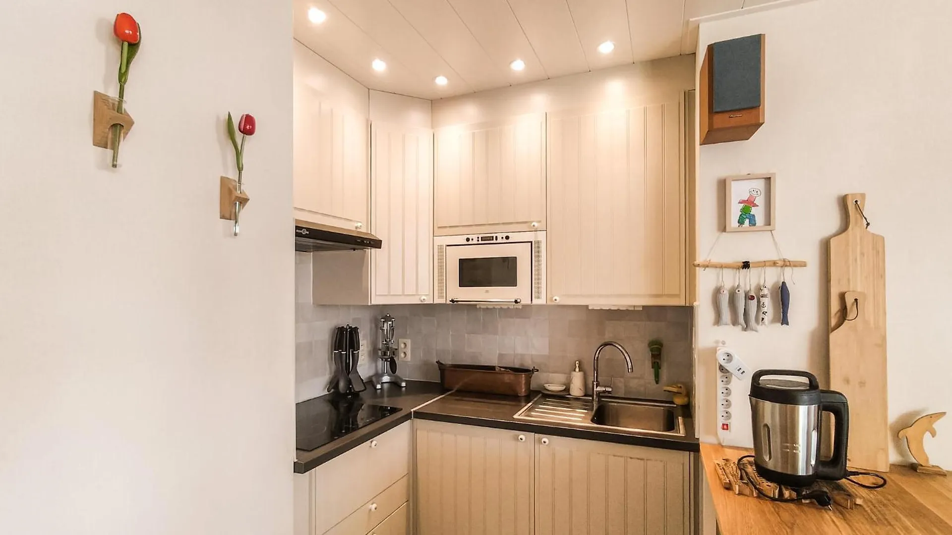 1 Bedroom Beach Front Apartment In Oostende