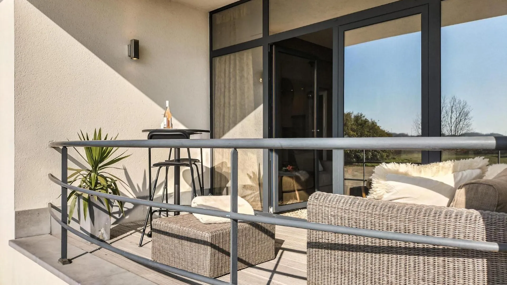 1 Bedroom Beach Front Apartment In Oostende
