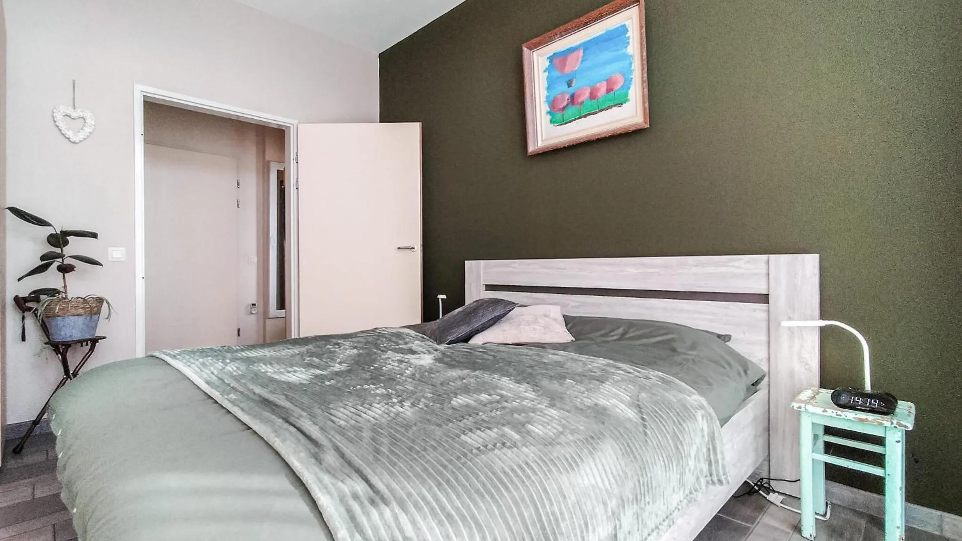 1 Bedroom Beach Front Apartment In Oostende