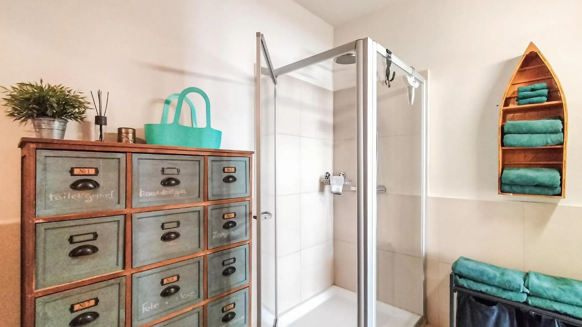 1 Bedroom Beach Front Apartment In Oostende
